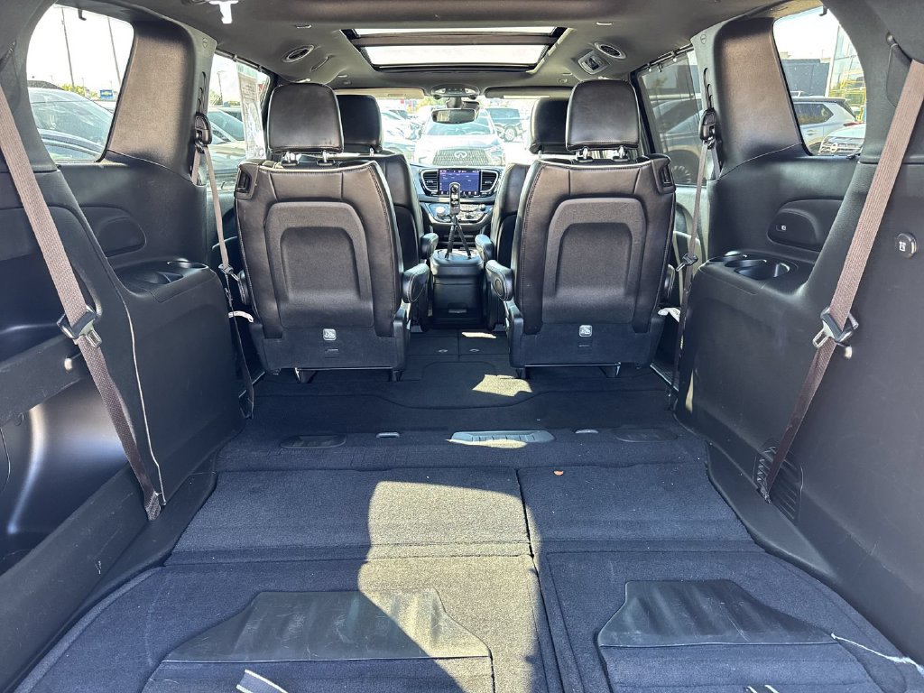 Used 2025 Chrysler Pacifica Limited FWD image 22