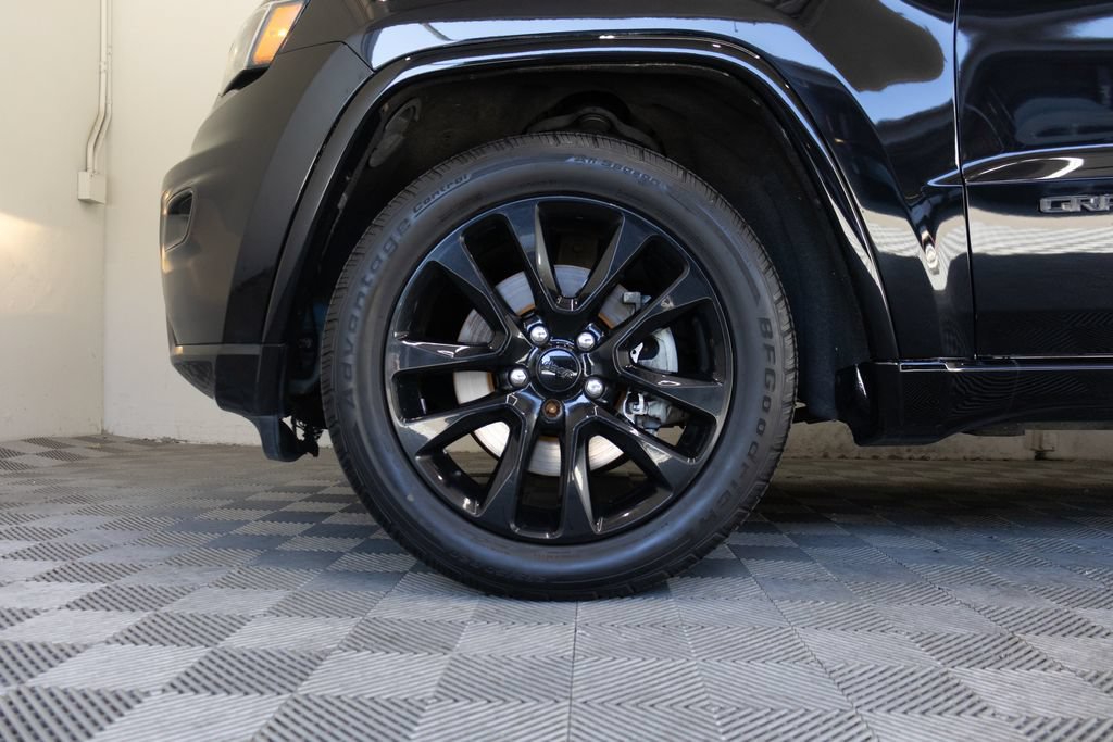 Used 2021 Jeep Grand Cherokee Laredo X AWD/4WD image 10
