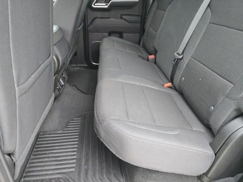 Used 2024 GMC Sierra 1500 SLE image 13