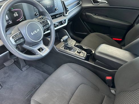 Used 2023 Kia Sportage LX AWD/4WD image 9