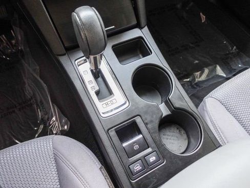 Used 2019 Subaru Outback 2.5i Premium image 18