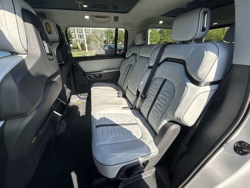 Used 2023 Rivian R1S Adventure AWD/4WD image 24