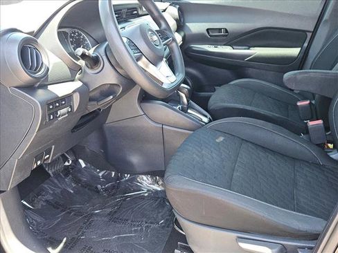 Used 2021 Nissan Kicks S FWD image 21