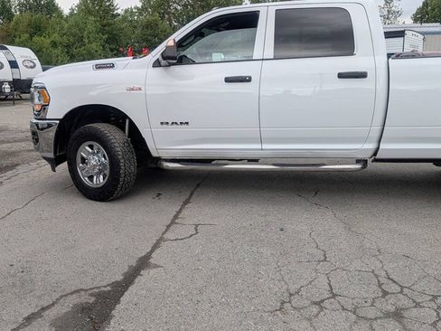 Used 2022 RAM 2500 Tradesman w/ Chrome Appearance Group AWD/4WD image 2