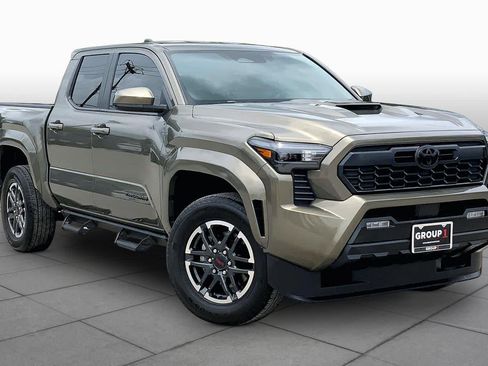 Used 2024 Toyota Tacoma TRD Sport RWD image 3