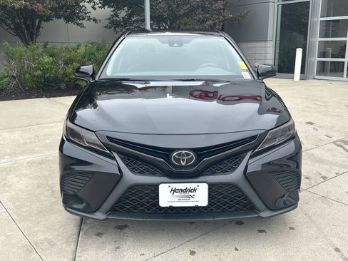 Used 2019 Toyota Camry SE FWD image 5