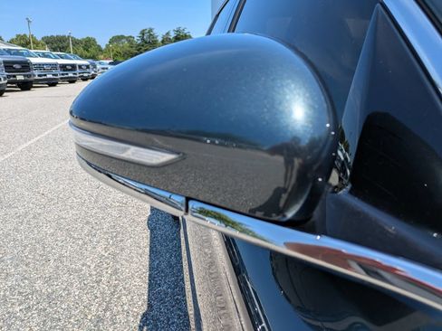 Used 2023 Genesis G70 2.0T AWD/4WD image 12