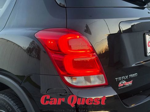 Used 2019 Chevrolet Trax LT w/ LT Convenience Package image 20