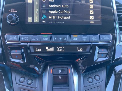 Used 2024 Honda Odyssey Elite image 17