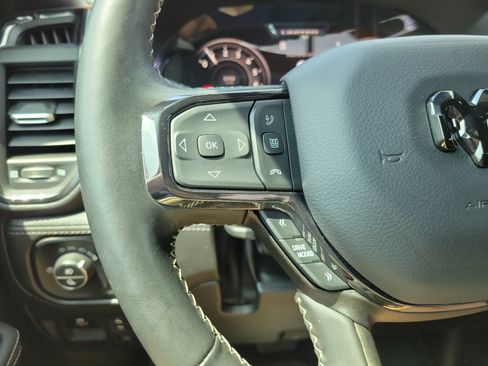 Used 2025 RAM 1500 Limited AWD/4WD image 21