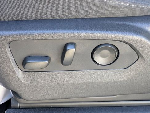 Used 2025 Chevrolet Silverado 1500 Custom image 20