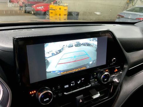 Used 2024 Toyota Highlander XSE image 27