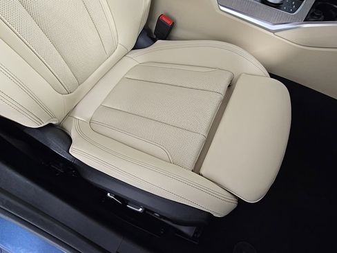 Certified 2025 BMW 330i xDrive Sedan w/ Premium Package image 18