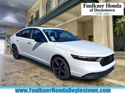 Used 2023 Honda Accord Sport image 1