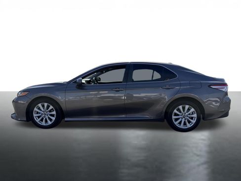 Used 2019 Toyota Camry LE w/ Carpet Mat Package FWD image 5