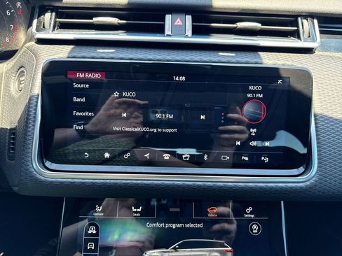 Used 2020 Land Rover Range Rover Velar R-Dynamic S AWD/4WD image 16