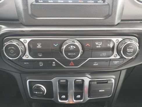 Certified 2023 Jeep Wrangler Sport AWD/4WD image 17