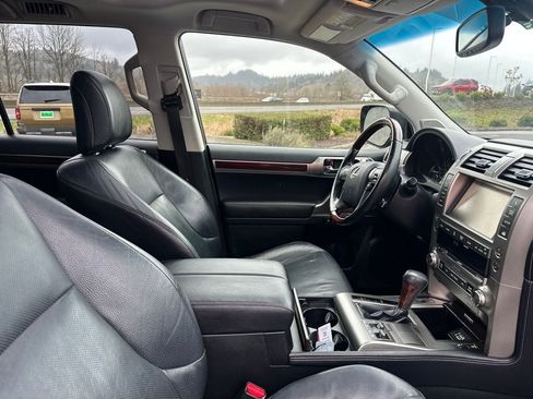 Used 2017 Lexus GX 460 Premium image 11