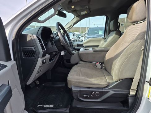 Used 2017 Ford F150 XLT w/ Equipment Group 302A Luxury AWD/4WD image 15