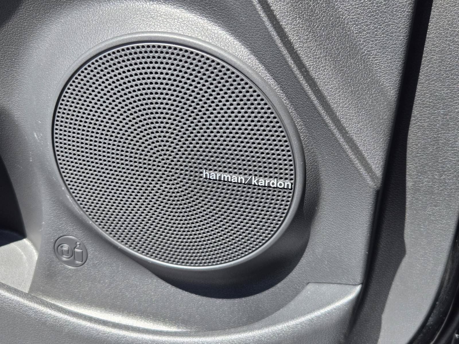 Used 2022 Hyundai Kona Limited FWD image 20