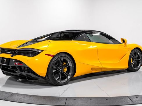 Used 2022 McLaren 720S Spider image 35