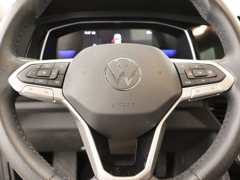 Used 2023 Volkswagen Jetta SE w/ Panoramic Sunroof Package FWD image 11