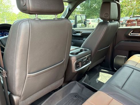 Used 2024 Chevrolet Silverado 2500 High Country w/ High Country Premium Package AWD/4WD image 30