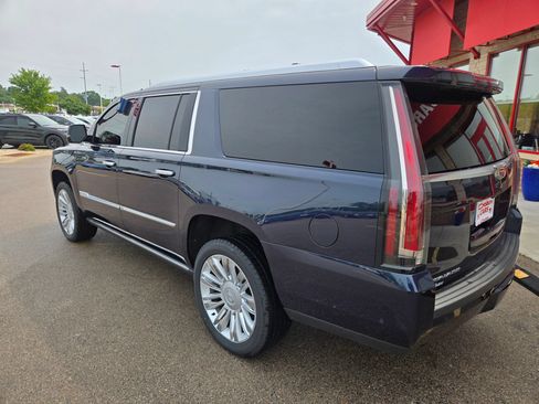 Used 2019 Cadillac Escalade ESV Platinum RWD image 5