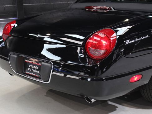 Used 2002 Ford Thunderbird Deluxe image 18