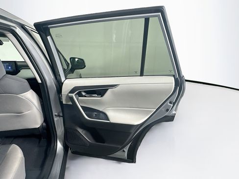 Used 2022 Toyota RAV4 XLE image 29