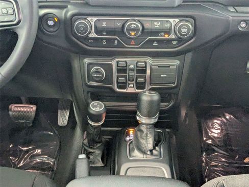 Used 2023 Jeep Wrangler Unlimited Sport AWD/4WD image 41