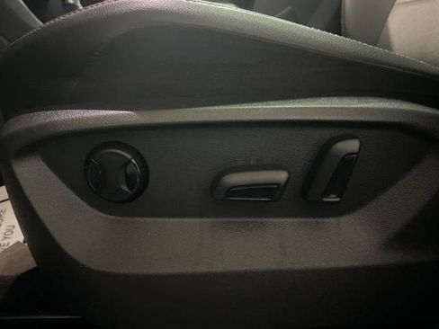 Used 2019 Volkswagen Tiguan SE w/ Panoramic Sunroof Package image 24