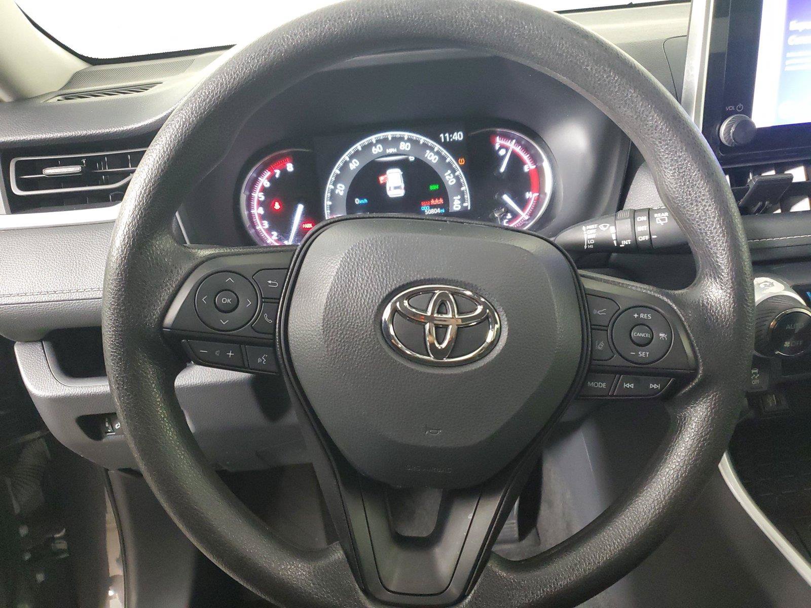 Used 2025 Toyota RAV4 XLE FWD image 22