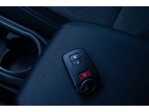 Used 2021 Toyota Tacoma TRD Off-Road w/ Technology Package AWD/4WD image 26