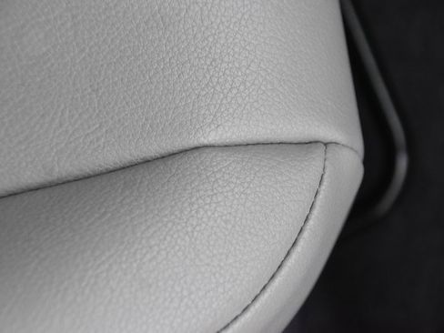 Used 2024 Toyota Camry SE w/ Convenience Package image 31