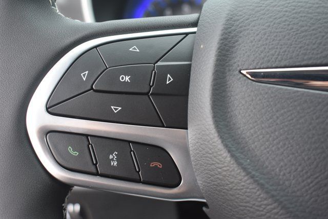 New 2026 Chrysler Pacifica Select FWD image 21