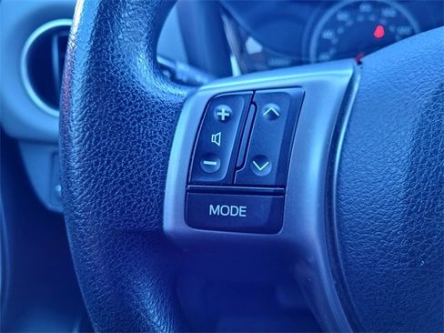 Used 2015 Toyota Yaris L image 23