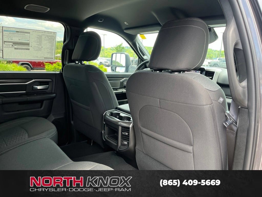 New 2026 RAM 3500 Big Horn AWD/4WD image 24