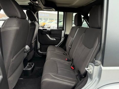 Used 2013 Jeep Wrangler Unlimited Sahara w/ Connectivity Group image 7