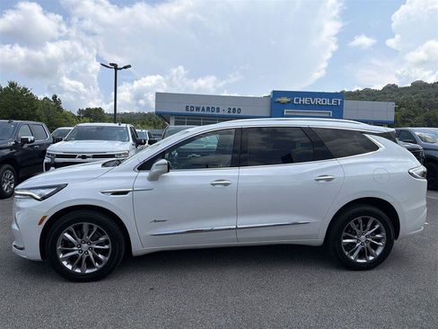 Used 2022 Buick Enclave Avenir w/ Trailering Package, 5000 lbs. AWD/4WD image 2