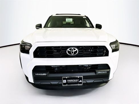 Used 2025 Toyota 4Runner TRD Off-Road Premium w/ Tow Technology Package image 2