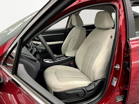 Used 2023 Hyundai Sonata SE image 25