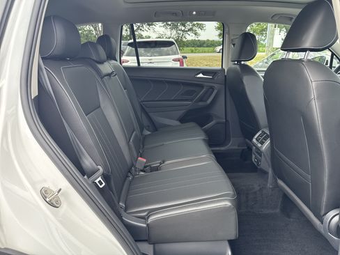 Used 2022 Volkswagen Tiguan SE AWD/4WD image 21
