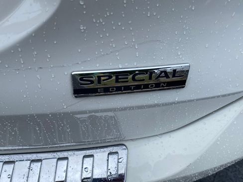 Used 2019 Nissan Rogue S w/ Special Edition Package FWD image 16