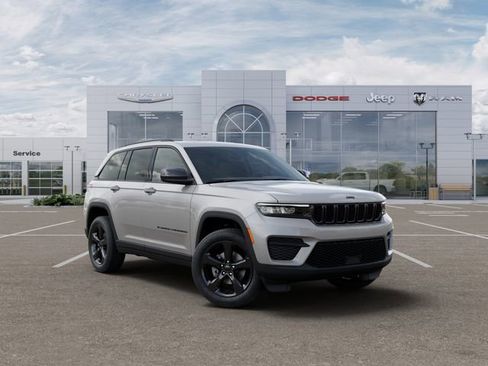 New 2025 Jeep Grand Cherokee Altitude AWD/4WD image 5