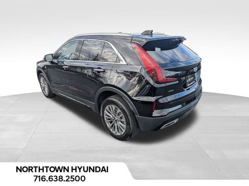 Used 2025 Cadillac XT4 Premium Luxury image 13