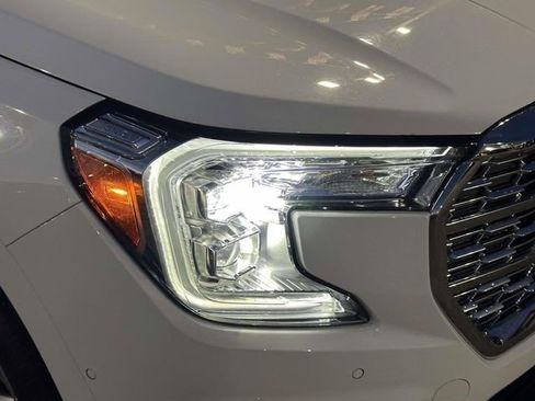 Certified 2024 GMC Terrain Denali w/ Denali Premium Package AWD/4WD image 9