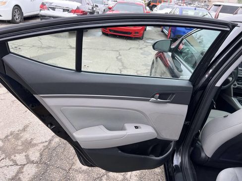 Used 2017 Volvo S60 T5 Inscription image 15