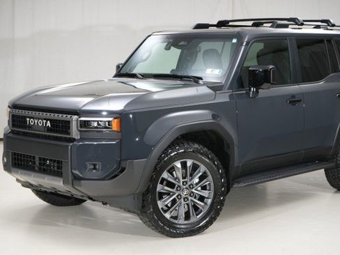 Used 2025 Toyota Land Cruiser image 5