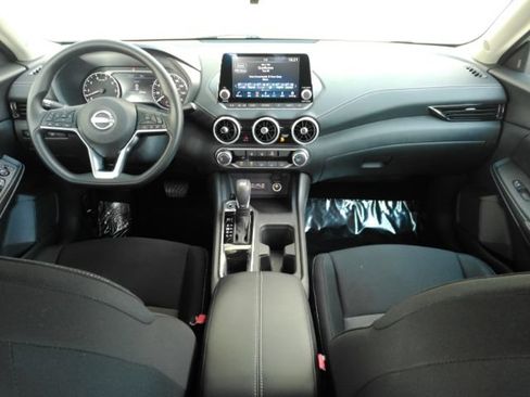 Used 2025 Nissan Sentra SV FWD image 3